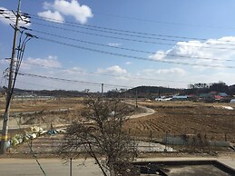 The Guesthouse DMZ Stay - Hostel