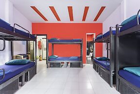 Hangout Hostel HCM