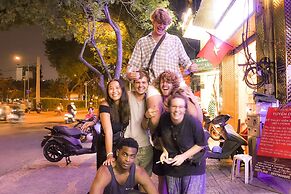 Hangout Hostel HCM
