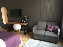 MOODs Charles Bridge