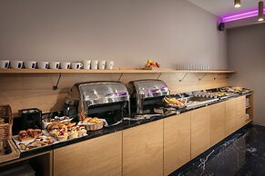 MOODs Charles Bridge