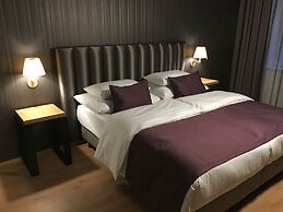 MOODs Charles Bridge