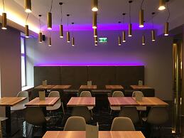 MOODs Charles Bridge