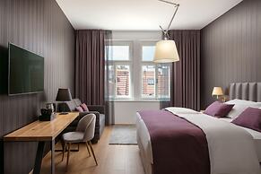 MOODs Charles Bridge