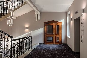 MOODs Charles Bridge