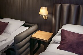 MOODs Charles Bridge