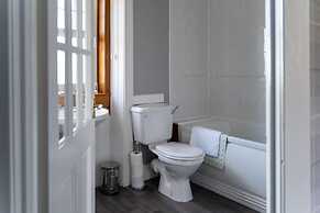 Fir Tree B&B at Galvelbeg House