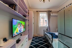 Qiyu Homestay - West Nanjing Road Branch