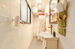 Qiyu Homestay - West Nanjing Road Branch