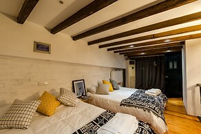 Qiyu Homestay - West Nanjing Road Branch