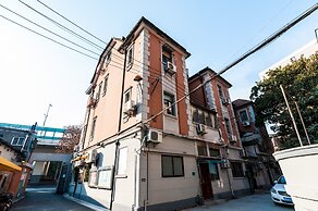 Qiyu Homestay - West Nanjing Road Branch