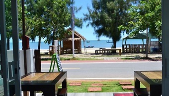 Baan Aroka Beach Front