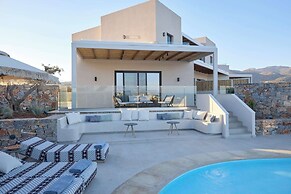 Zeus Eleva Mirabello Bay