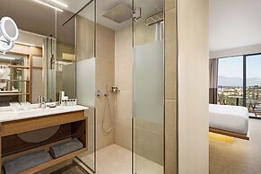 Zeus Eleva Mirabello Bay