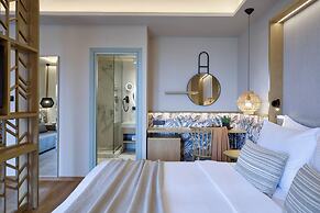 Zeus Eleva Mirabello Bay