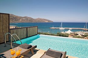 Zeus Eleva Mirabello Bay