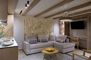 Zeus Eleva Mirabello Bay