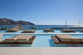 Zeus Eleva Mirabello Bay