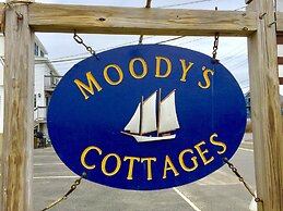Moody's Motel & Cottages
