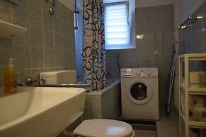 Big 2 Room City Apartment