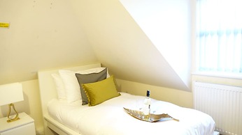 RC Airport Rooms