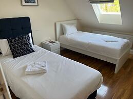 RC Airport Rooms