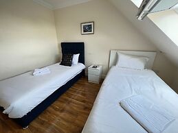 RC Airport Rooms