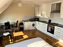 RC Airport Rooms