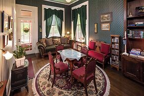 The Steamboat House Bed & Breakfast