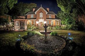 The Steamboat House Bed & Breakfast