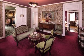 The Steamboat House Bed & Breakfast