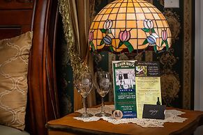 The Steamboat House Bed & Breakfast