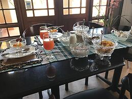 White Linen Guesthouse