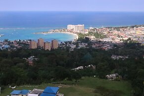 Pink Rock Bed & Breakfast