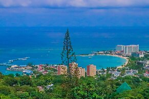 Pink Rock Bed & Breakfast