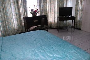 Pink Rock Bed & Breakfast