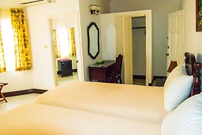 Pink Rock Bed & Breakfast