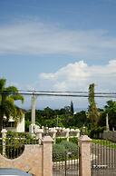 Colors Hideaway Estate