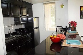 Coconut Suite at Turtle Towers