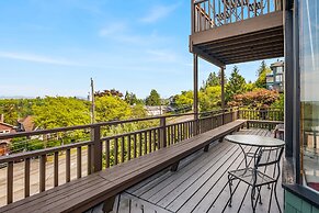 Seattle Vacation Home: The Tuscan Villa