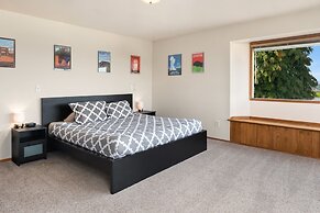 Seattle Vacation Home: The Tuscan Villa