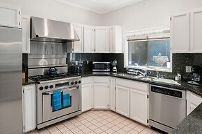 Seattle Vacation Home: The Tuscan Villa