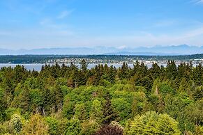 Seattle Vacation Home: The Tuscan Villa