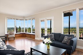 Seattle Vacation Home: The Tuscan Villa