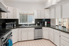 Seattle Vacation Home: The Tuscan Villa