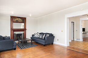 Seattle Vacation Home: The Tuscan Villa