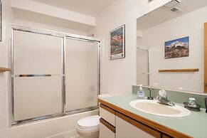 Seattle Vacation Home: The Tuscan Villa