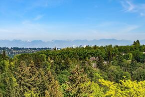 Seattle Vacation Home: The Tuscan Villa