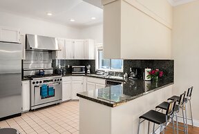 Seattle Vacation Home: The Tuscan Villa