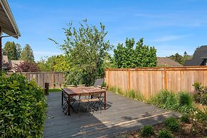 Seattle Vacation Home: Montlake 7 Bedroom